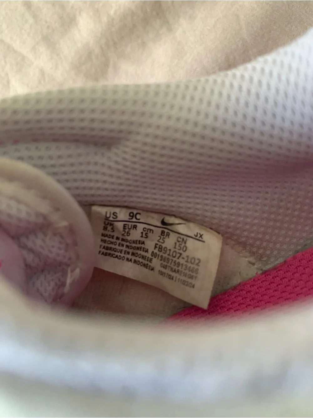 Nike Kids Pink and White Low-Top Sneakers